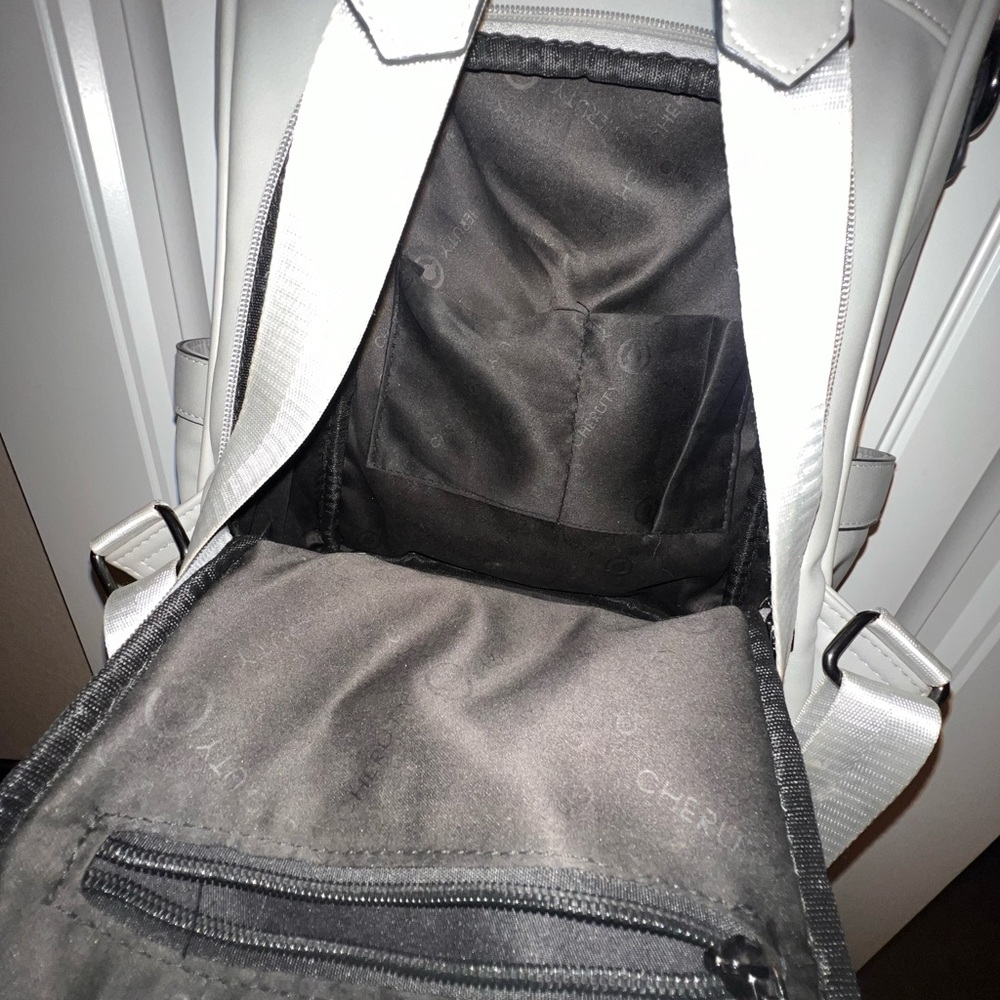 Backpack purse! - Picture 4 of 4